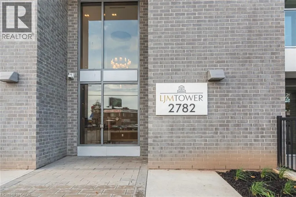 2782 BARTON Street E Unit# 813, #813