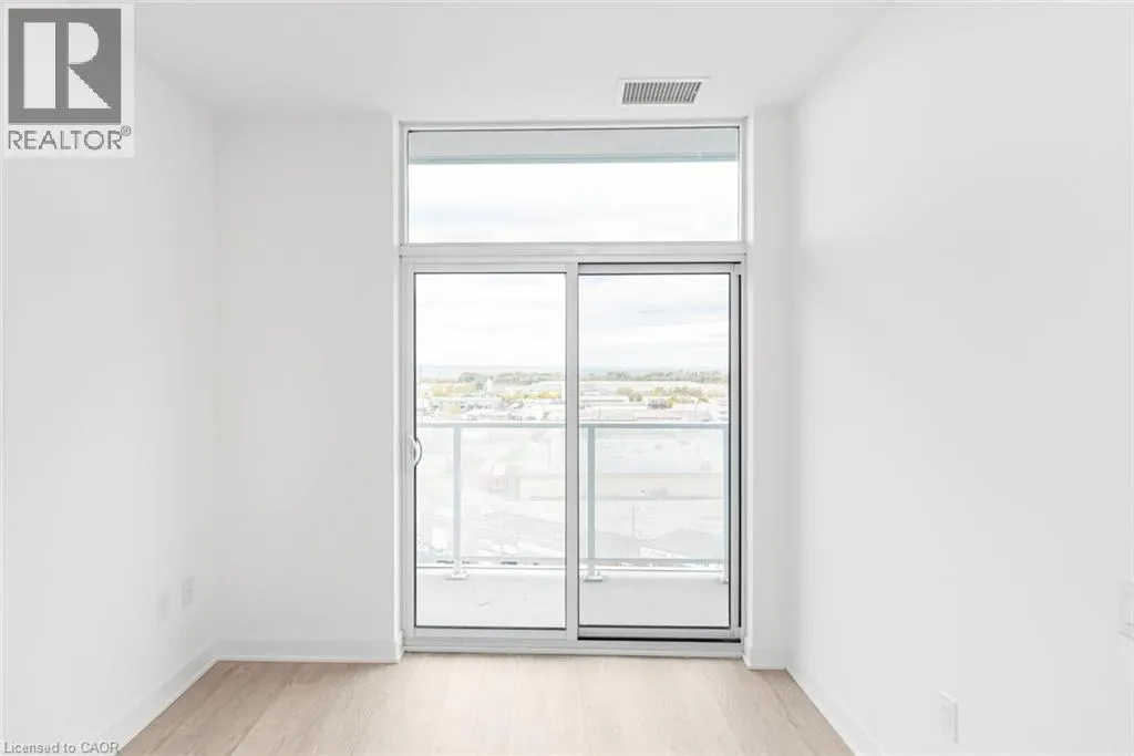 2782 BARTON Street E Unit# 813, #813