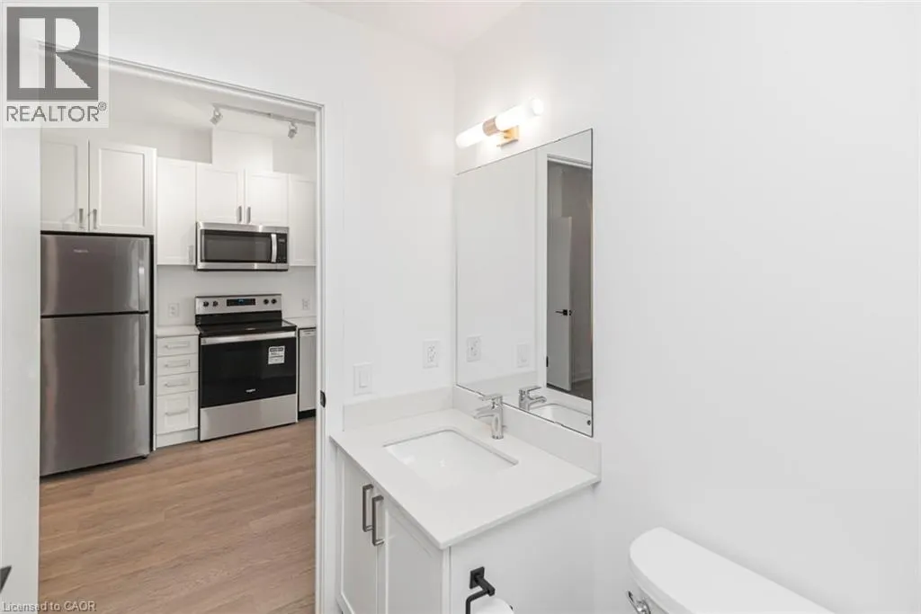 2782 BARTON Street E Unit# 813, #813