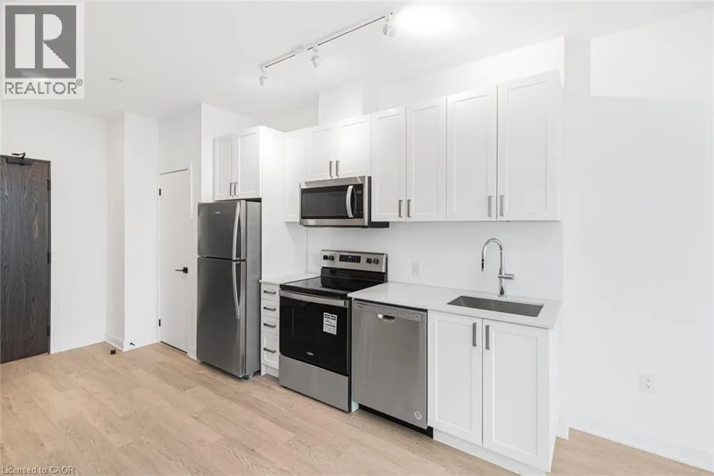 2782 BARTON Street E Unit# 813, #813
