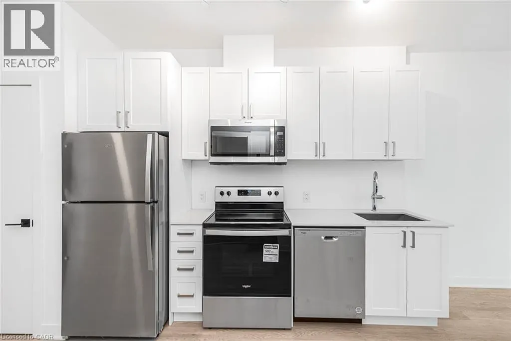 2782 BARTON Street E Unit# 813, #813