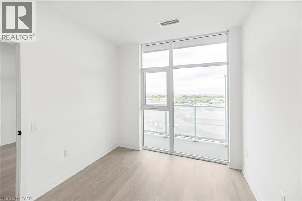 2782 BARTON Street E Unit# 813, #813