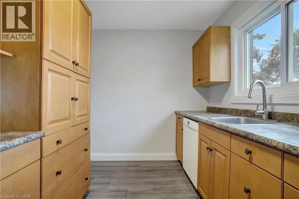 162 JANSEN Avenue Unit# 25, #25