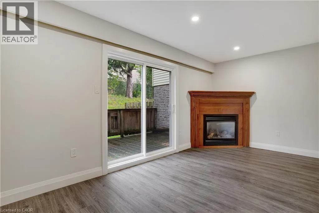 162 JANSEN Avenue Unit# 25, #25