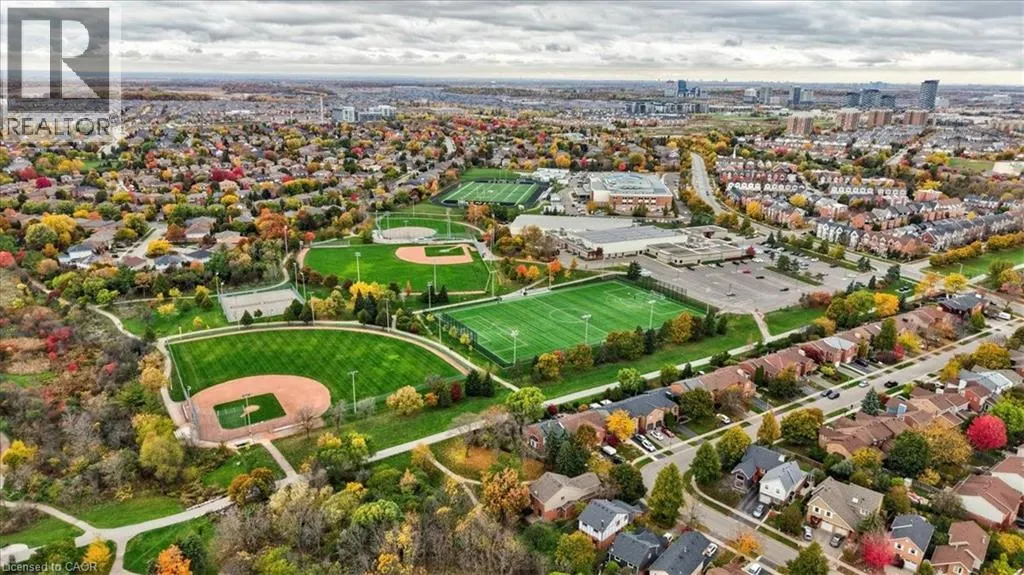 87 RIVER OAKS Boulevard W