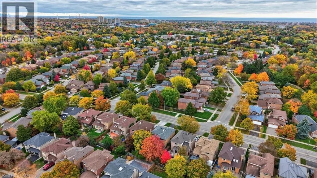 87 RIVER OAKS Boulevard W