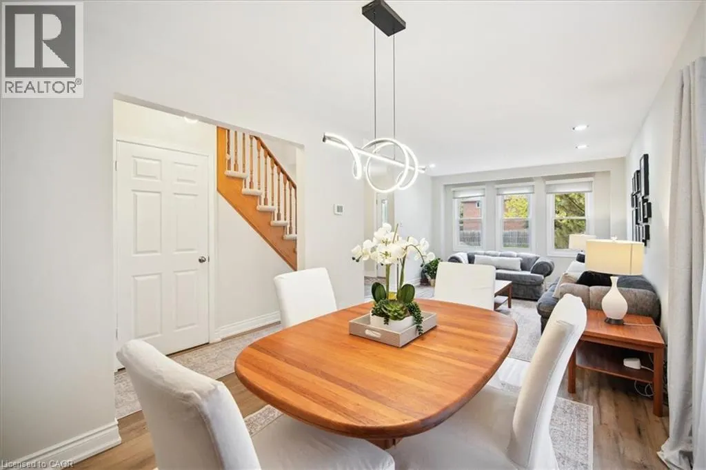 87 RIVER OAKS Boulevard W