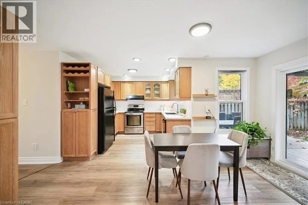 87 RIVER OAKS Boulevard W