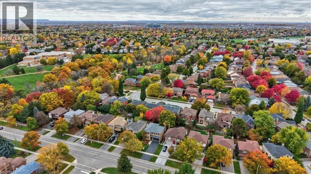 87 RIVER OAKS Boulevard W