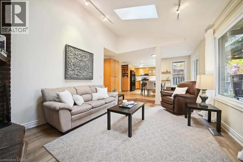 87 RIVER OAKS Boulevard W