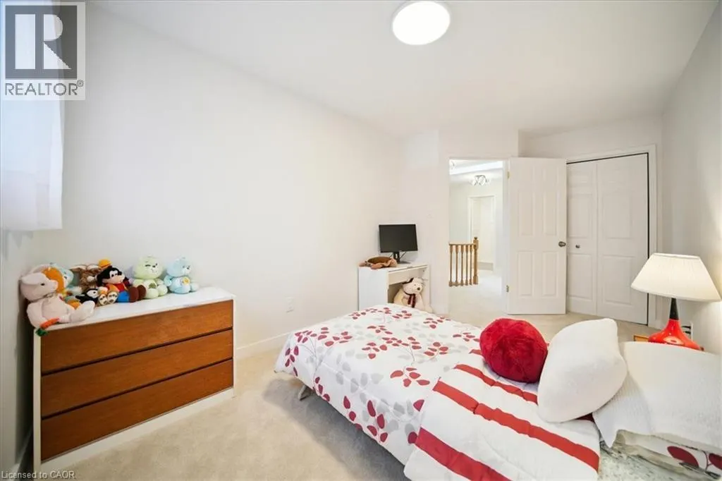 87 RIVER OAKS Boulevard W