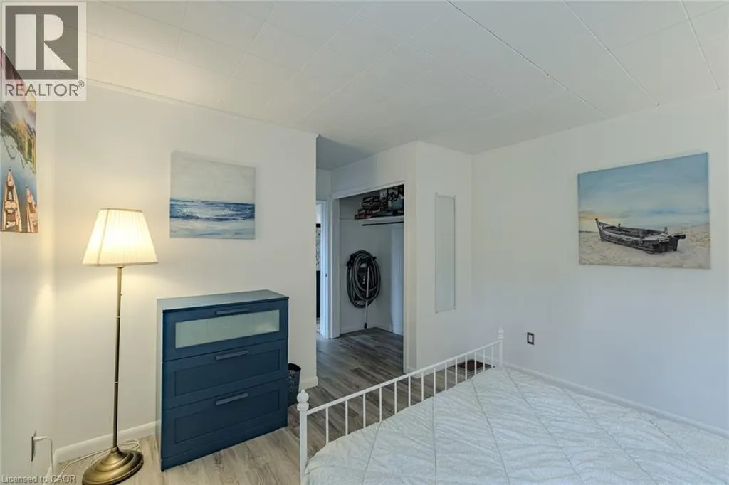 15 PARK LANE Crescent