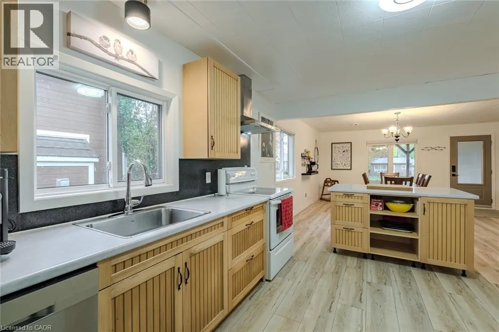 15 PARK LANE Crescent