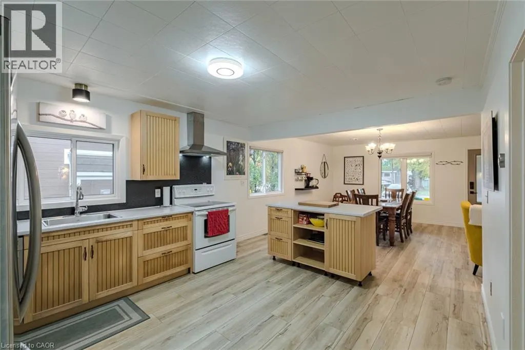 15 PARK LANE Crescent