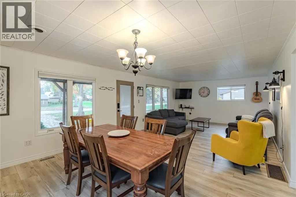 15 PARK LANE Crescent