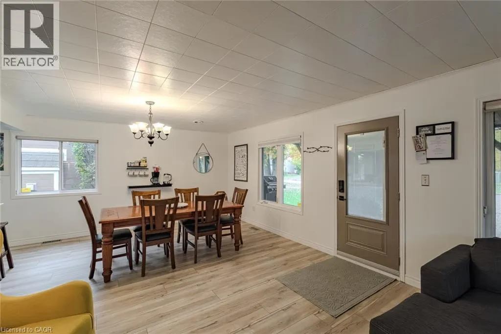 15 PARK LANE Crescent