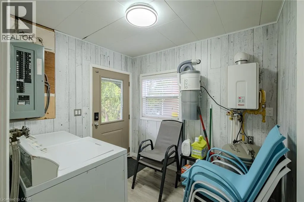 15 PARK LANE Crescent