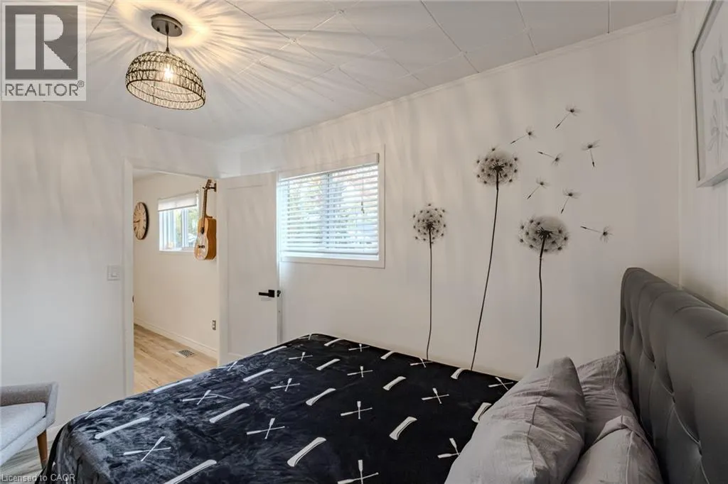 15 PARK LANE Crescent