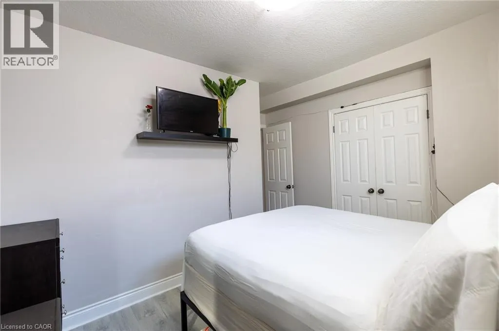 38 HOWE Drive Unit# 6B, #6B