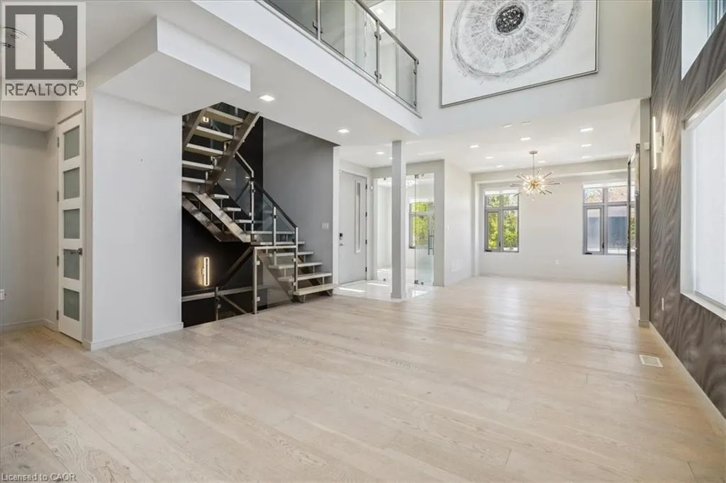 4 SUNROW Gate