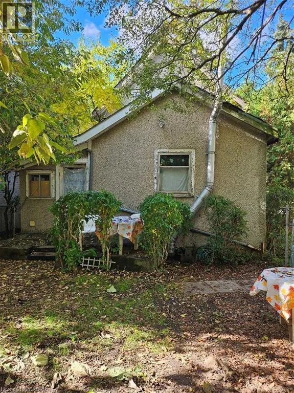 81 EMERSON Street