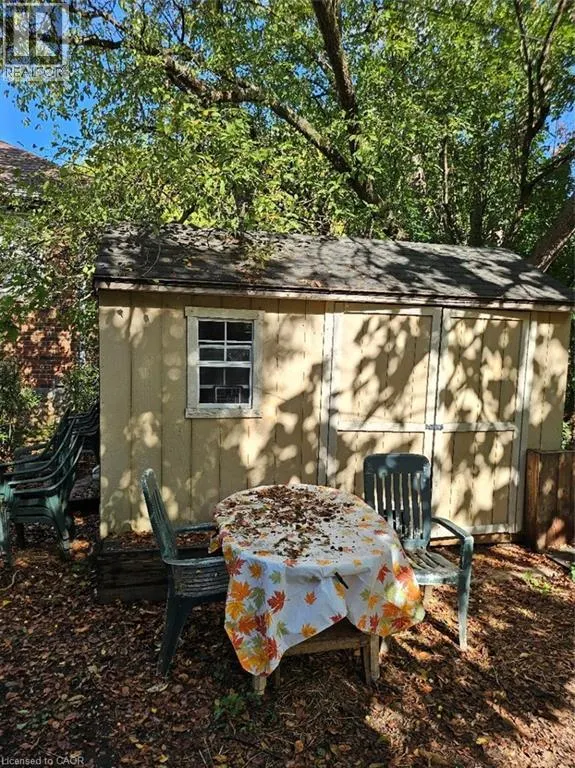 81 EMERSON Street