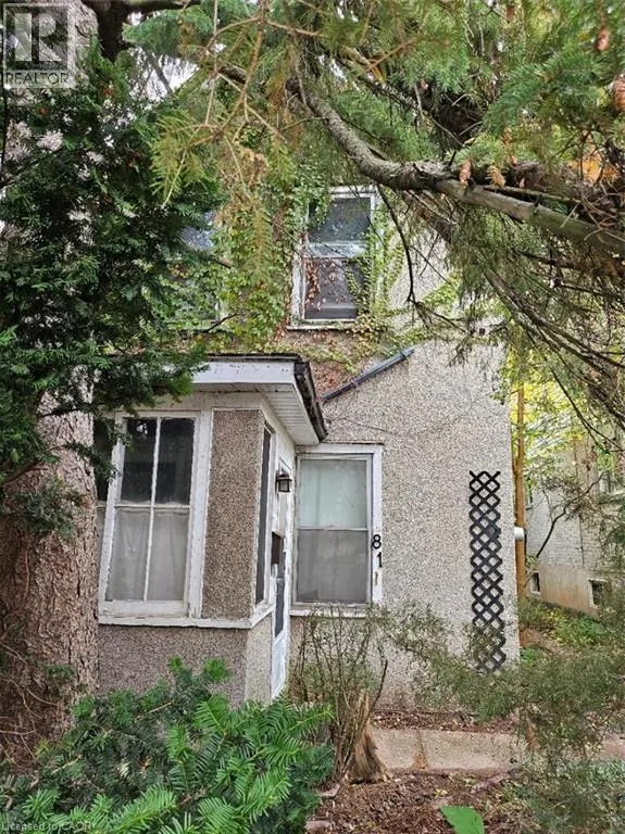 81 EMERSON Street