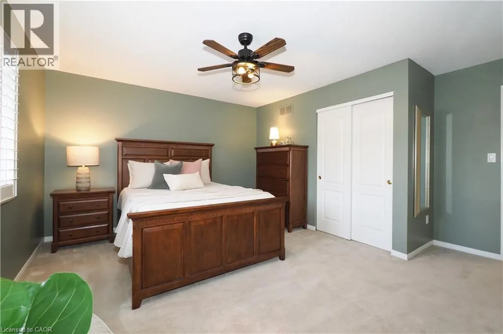 17 GROSVENOR Lane Unit# n/a, #n/a