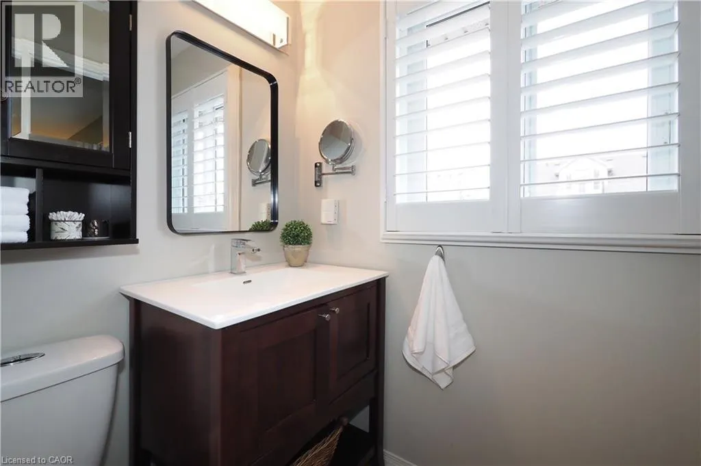 17 GROSVENOR Lane Unit# n/a, #n/a