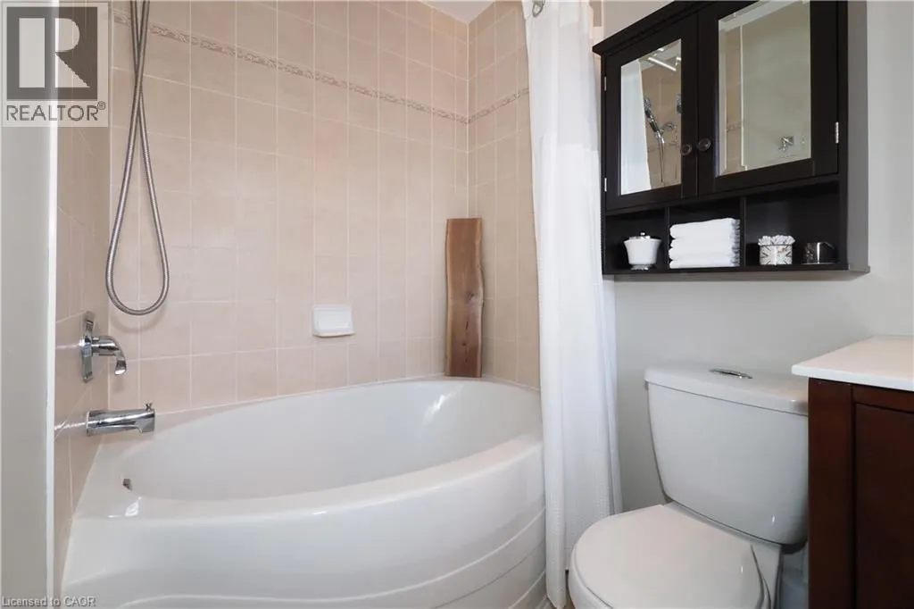 17 GROSVENOR Lane Unit# n/a, #n/a