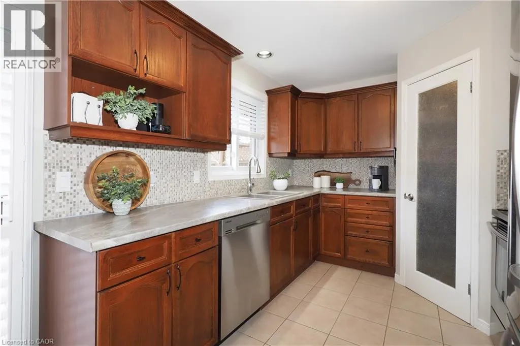 17 GROSVENOR Lane Unit# n/a, #n/a