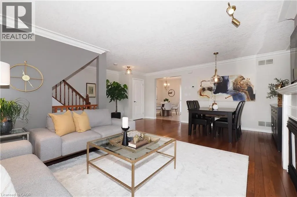 17 GROSVENOR Lane Unit# n/a, #n/a