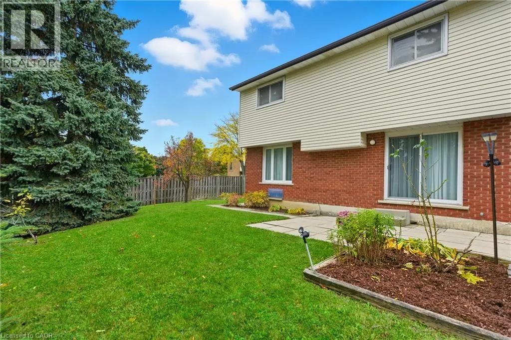 28 BACALL Crescent