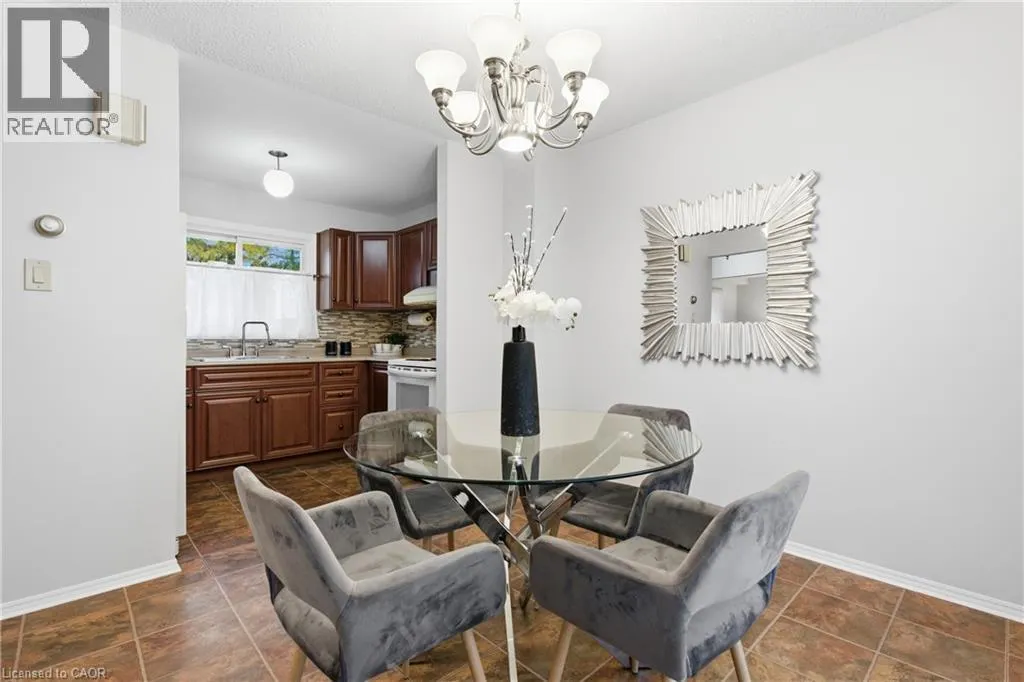 28 BACALL Crescent