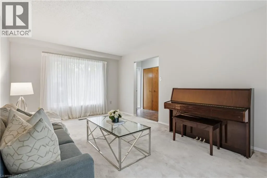 28 BACALL Crescent