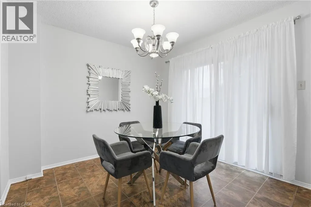 28 BACALL Crescent