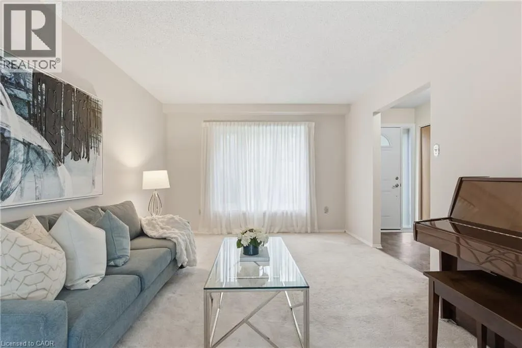 28 BACALL Crescent