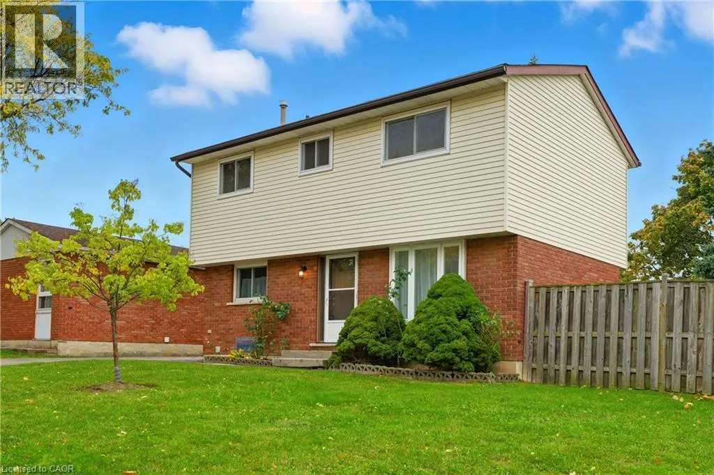 28 BACALL Crescent