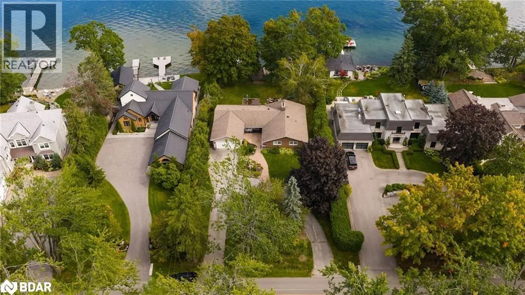 18 MAPLE Drive