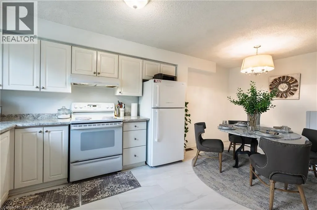 445 PIONEER Drive Unit# 4, #4