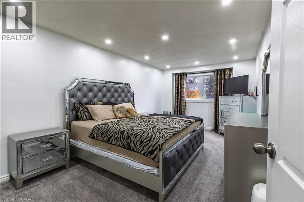 445 PIONEER Drive Unit# 4, #4