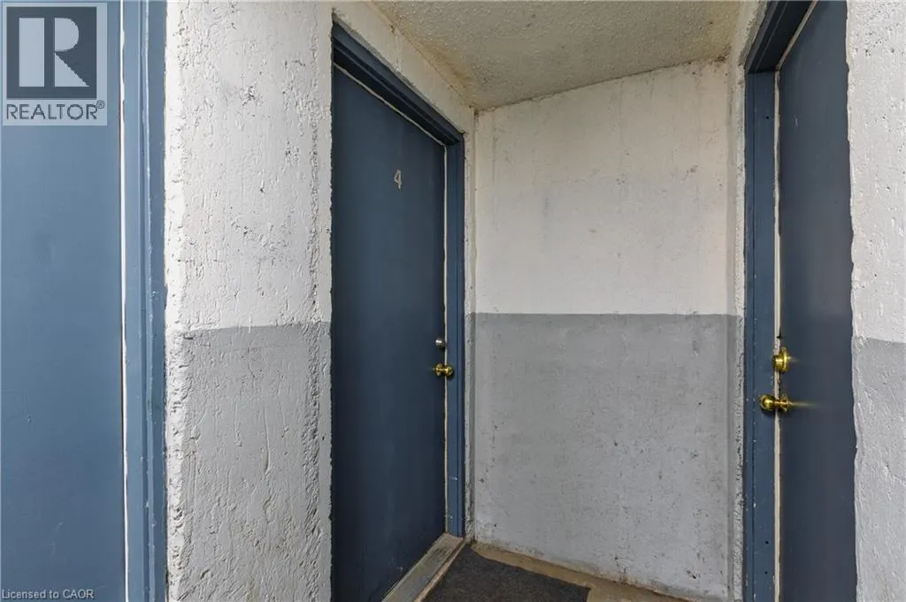 445 PIONEER Drive Unit# 4, #4