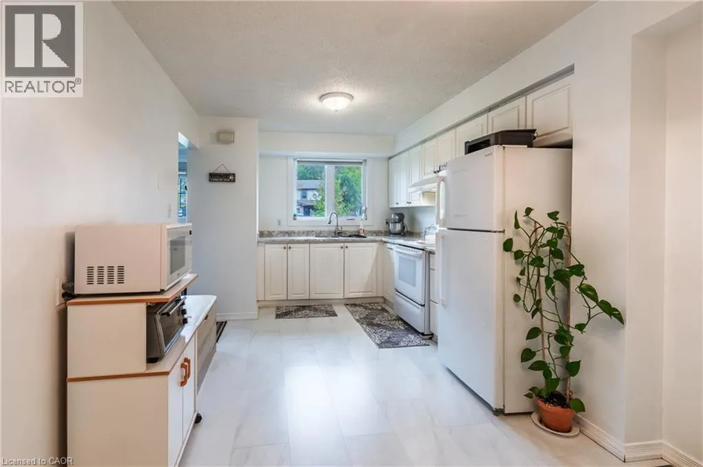 445 PIONEER Drive Unit# 4, #4