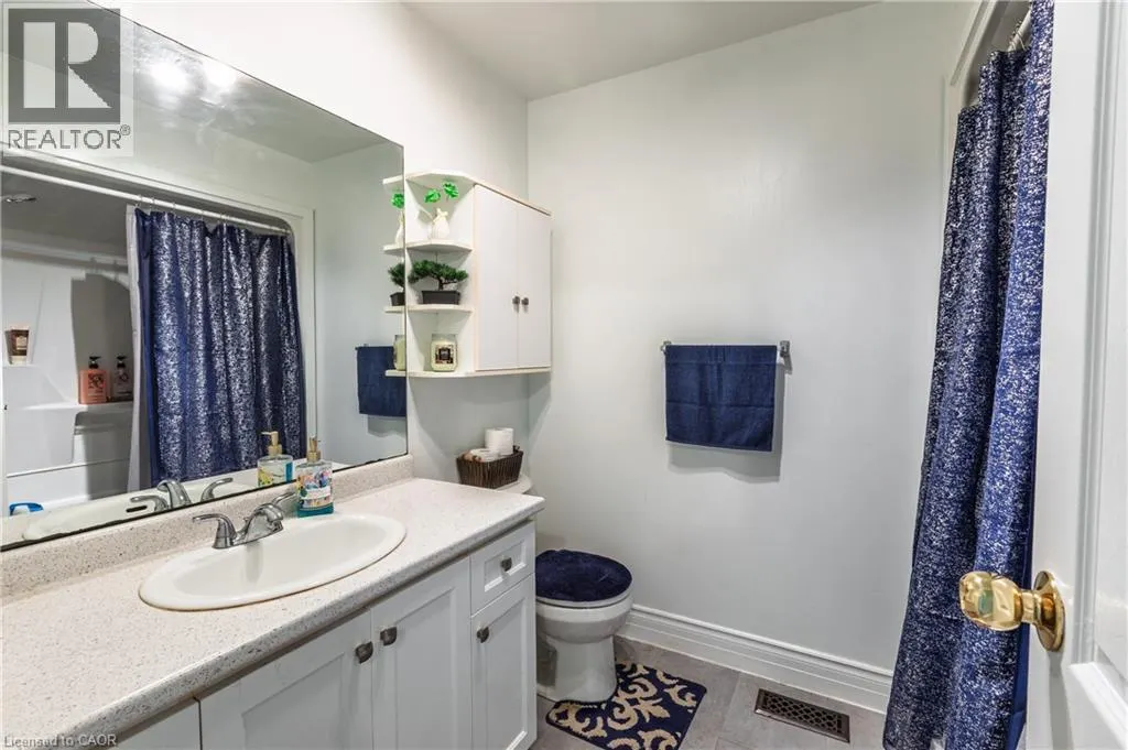 445 PIONEER Drive Unit# 4, #4