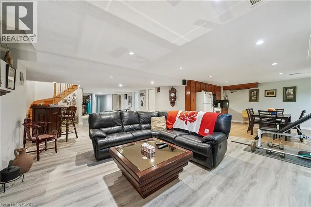 52 MISTYCREEK Crescent