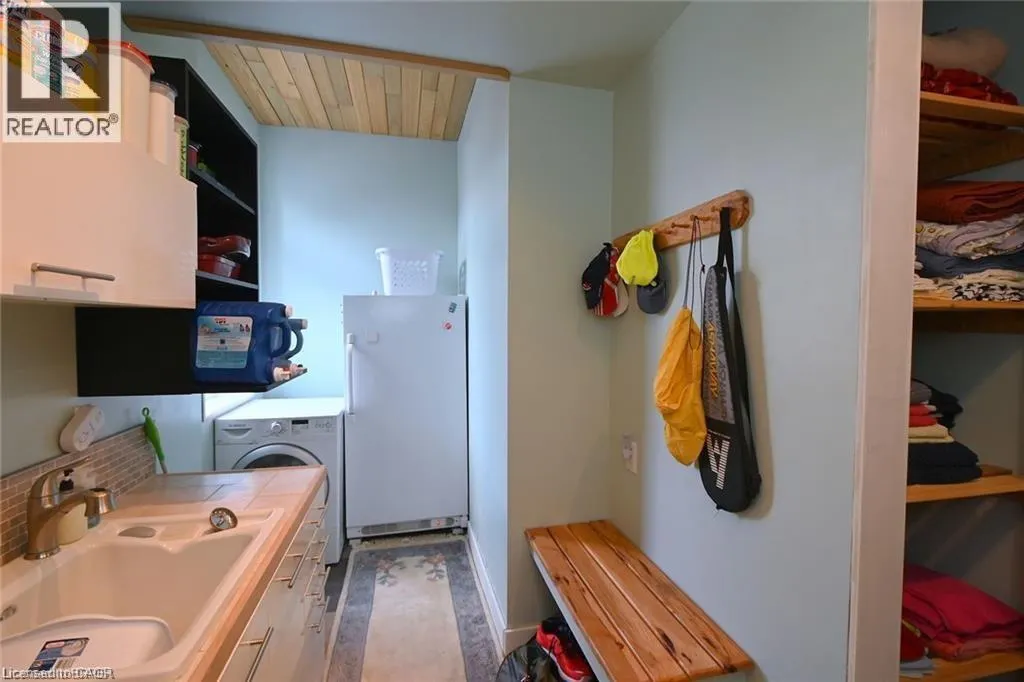 36 DUMFRIES Street Unit# Upper, #Upper