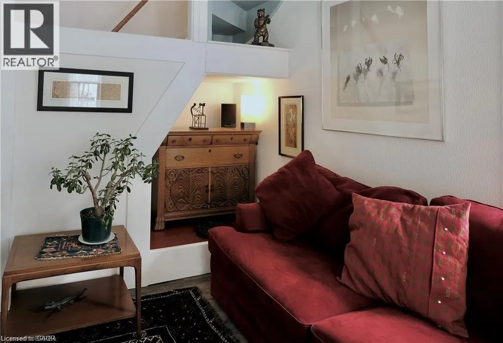 36 DUMFRIES Street Unit# Upper, #Upper