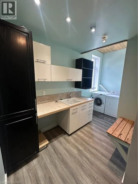 36 DUMFRIES Street Unit# Upper, #Upper
