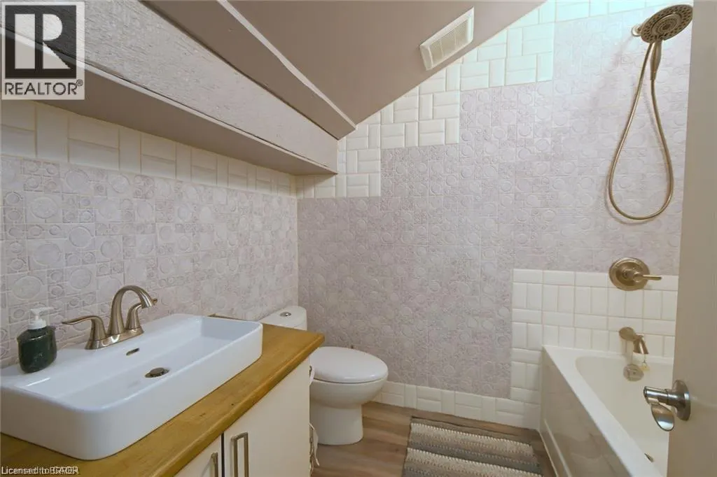 36 DUMFRIES Street Unit# Upper, #Upper