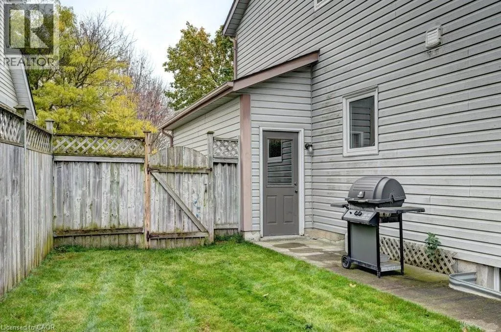 347 BUSHVIEW Crescent